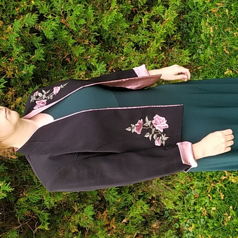 Unique Embroidered Rose Blazer - Picture 2 of 16